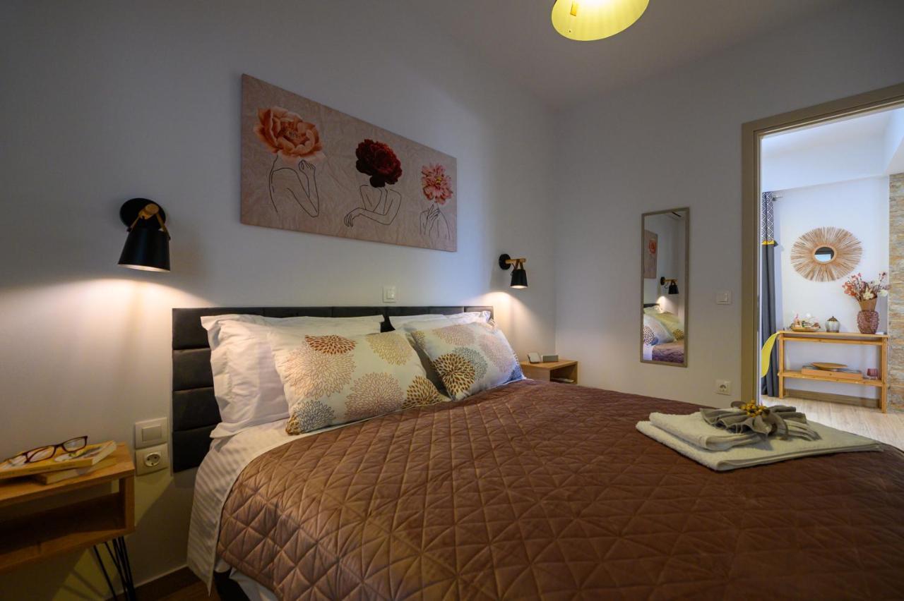 Chic Apartment In Nature, 5-Min Walk To The Beach カラマタ エクステリア 写真