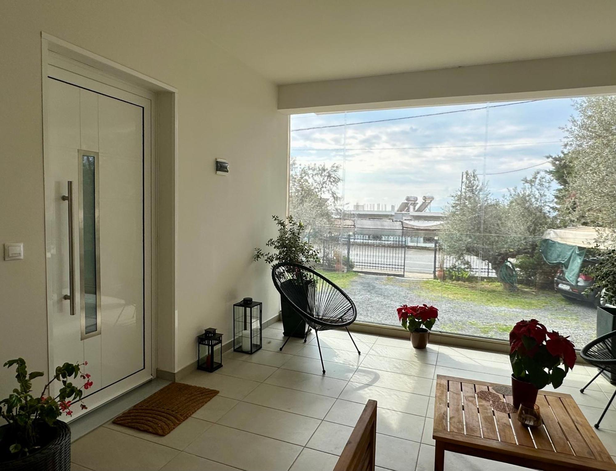 Chic Apartment In Nature, 5-Min Walk To The Beach カラマタ エクステリア 写真